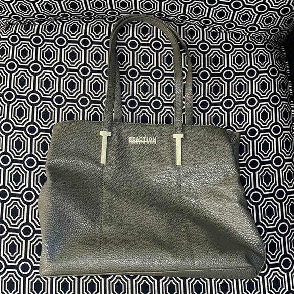 Kenneth Cole Reaction Purse - Picture 1 of 4